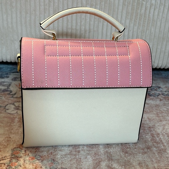 🏡NEW House Novelty Purse🏡 - Picture 3 of 5